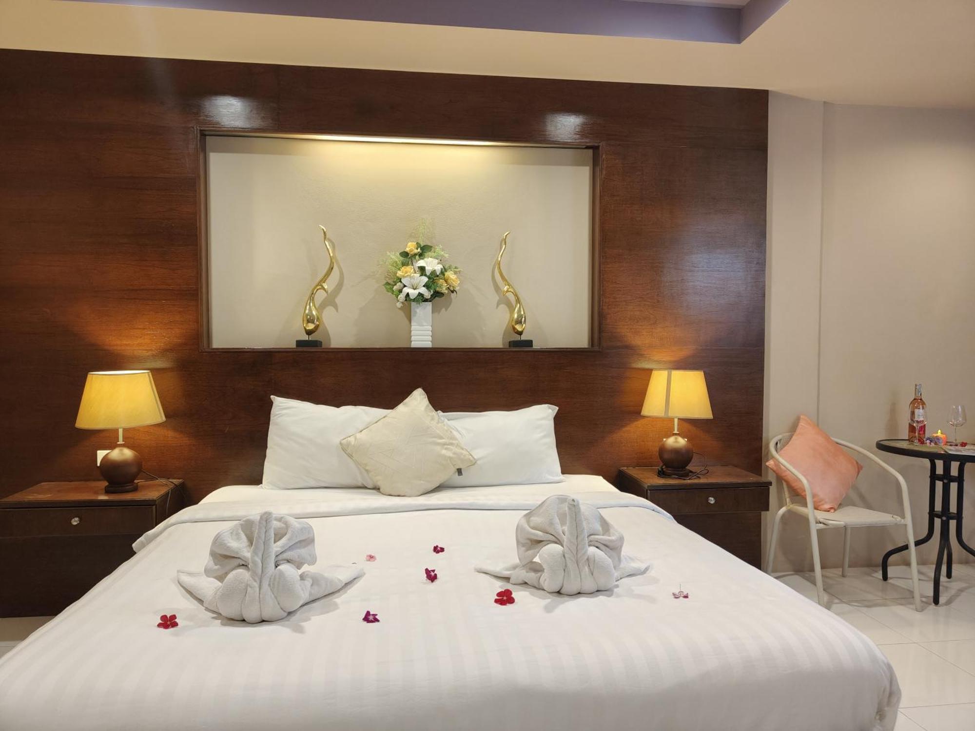 Purimas Resortel Rawai Exterior photo