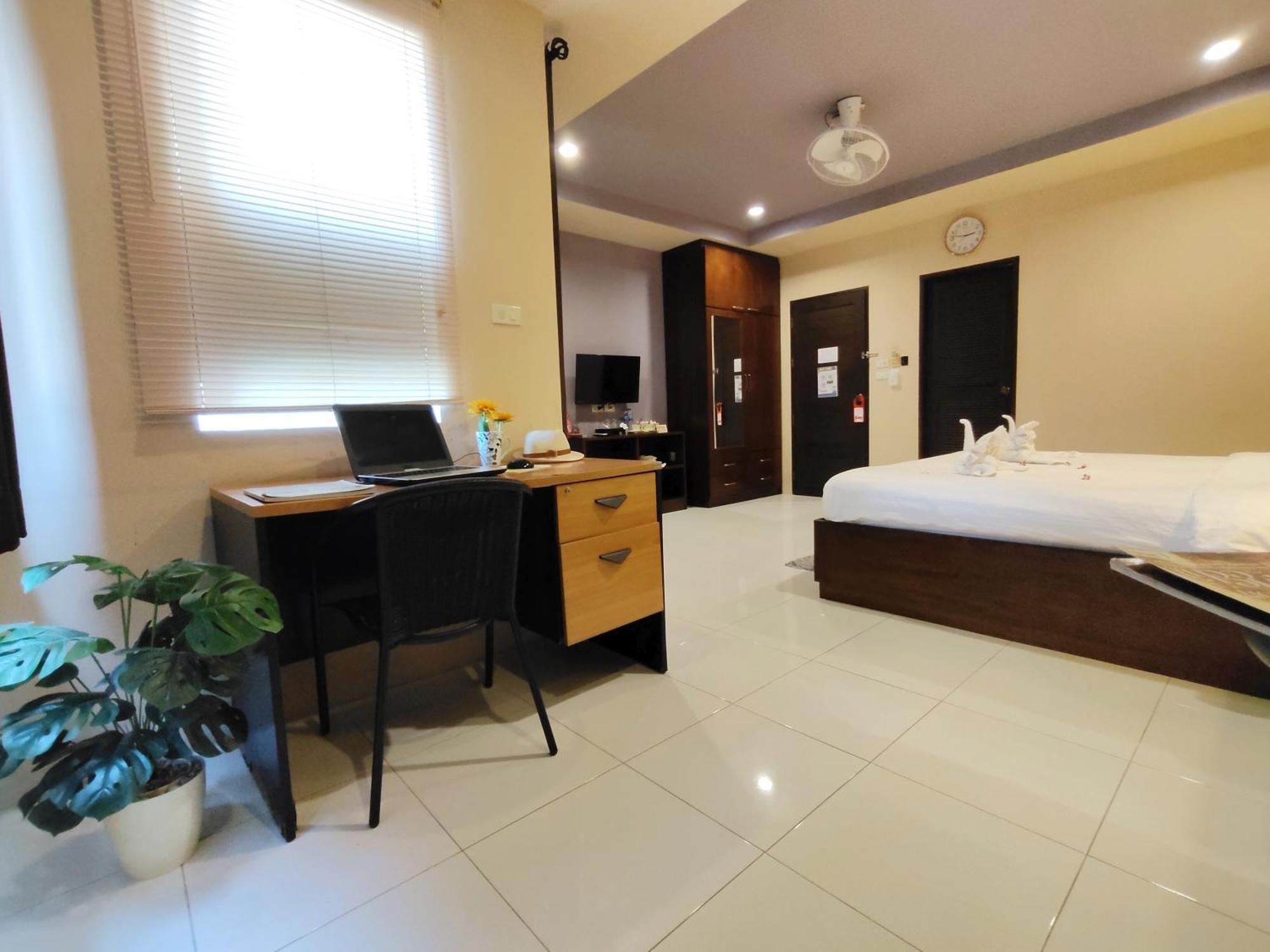 Purimas Resortel Rawai Exterior photo