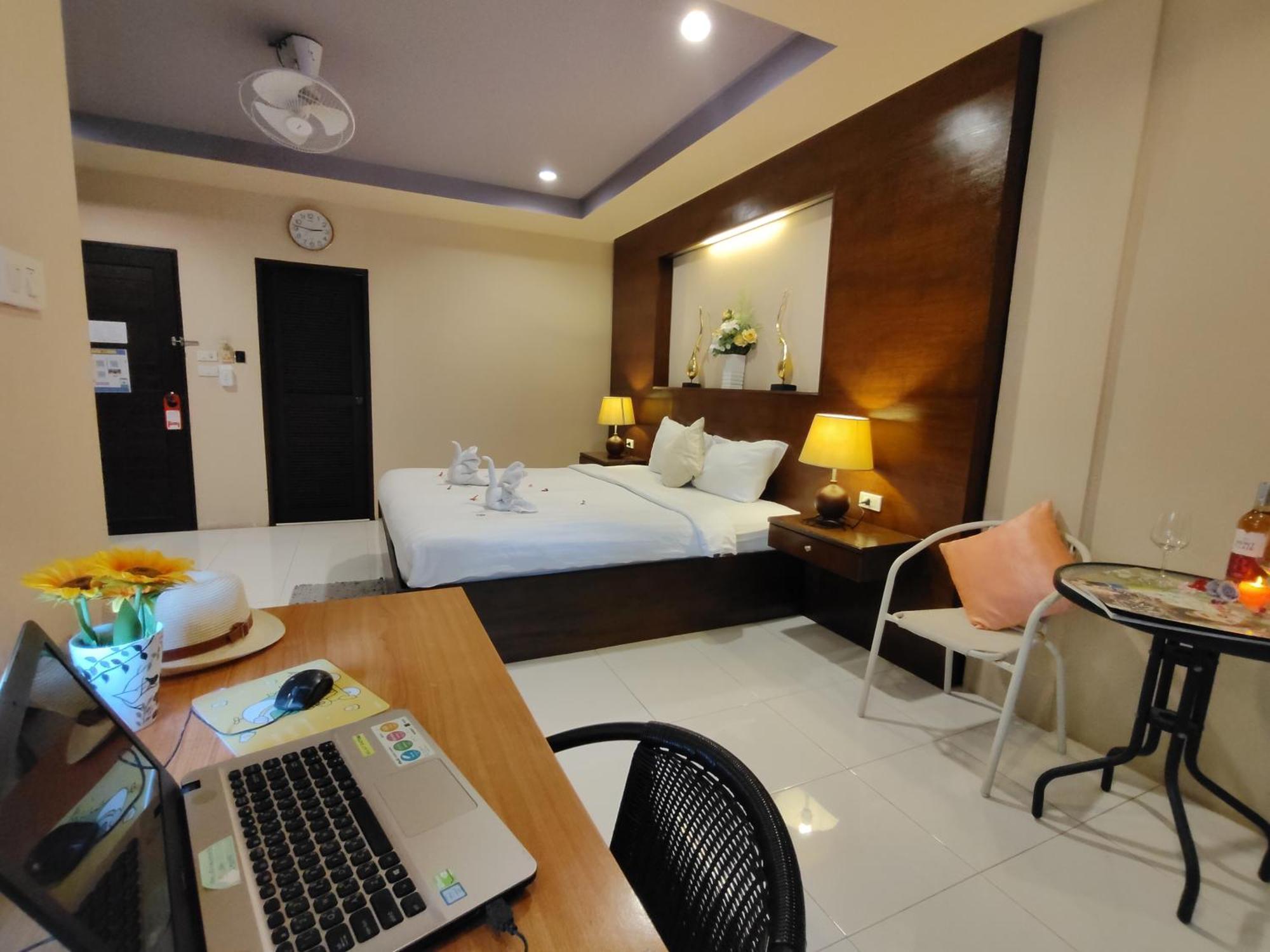 Purimas Resortel Rawai Exterior photo